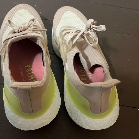 Adidas Women's Ultraboost 21 Running Shoe - Picture 3 of 6